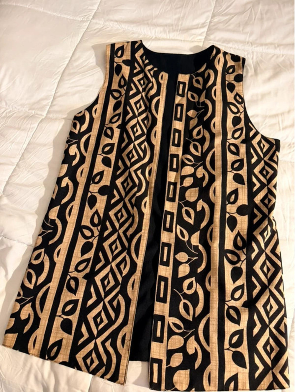 Black and beige geometric and leaf-like pattern sleeveless